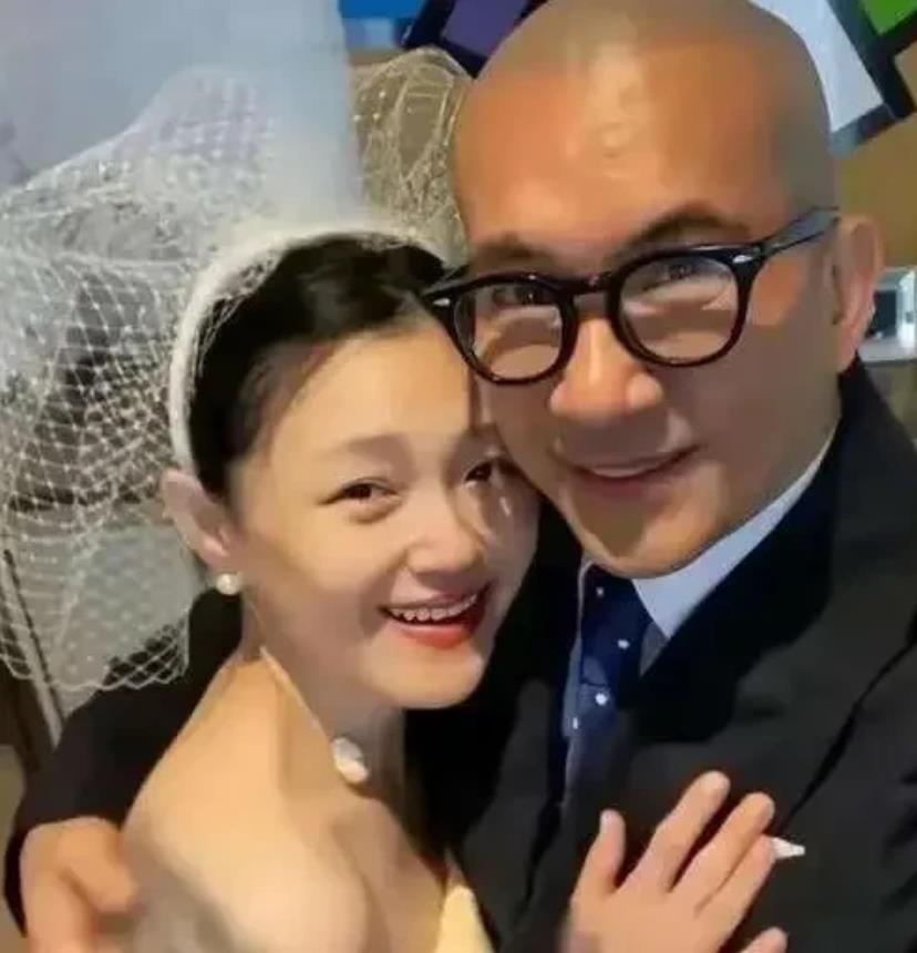 具俊晔真的是个谜，

你说她不爱大S吧，大S2号7点已经去世了，在3号的时候，具