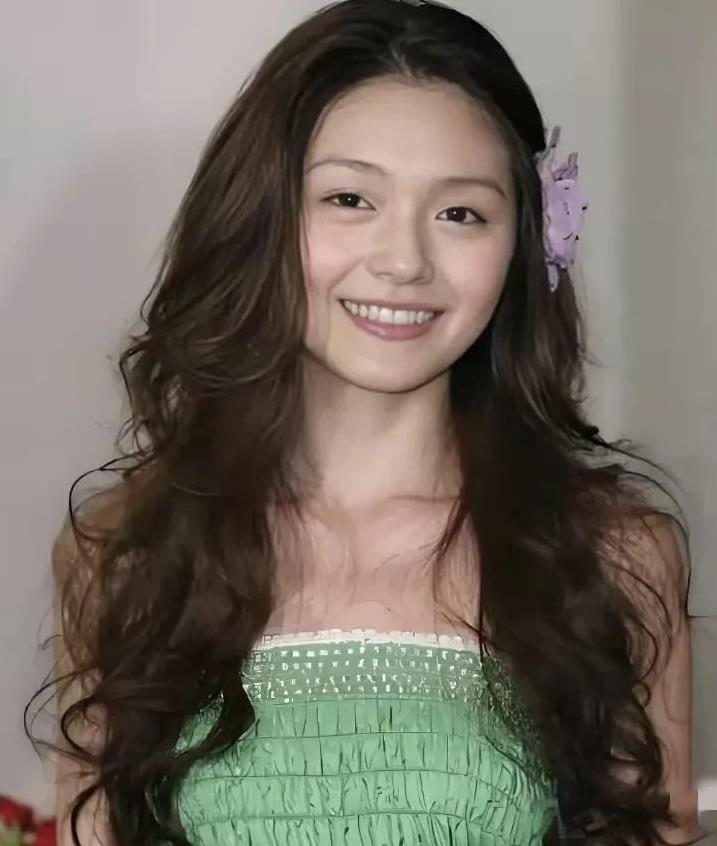 一个那么爱美，对身材和头发的美追求到苛刻的人，为了生孩子能胖到79公斤，这样的反