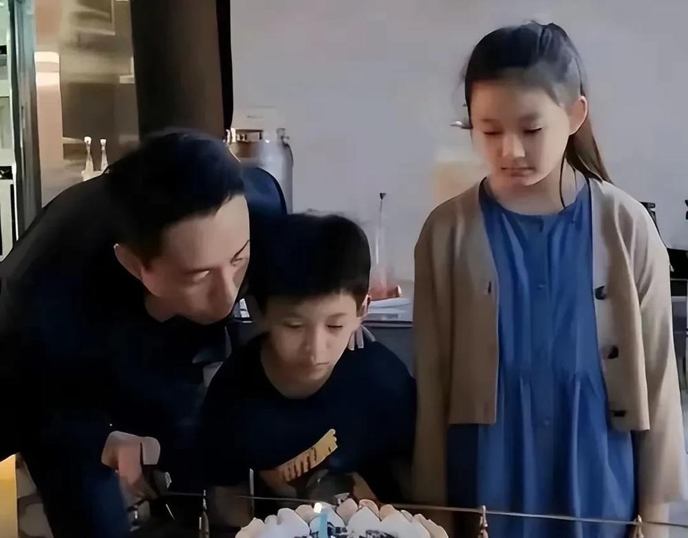 黄春梅：汪小菲，麻烦的孩子你带走，钱留下！

汪小菲：孩子的遗产交给第三方托管，