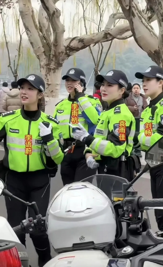 如果她们几个同时追我我该怎么办？

