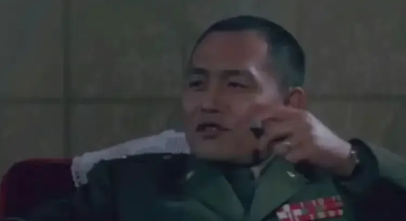 为什么说懂王身边的人都是“昭和参谋”呢？

因为他们确实只是参谋的水平，无法组织