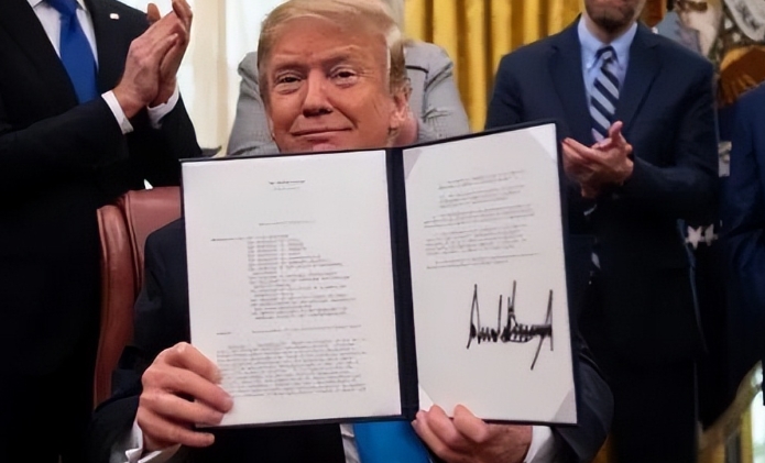 特朗普断乌军援，国际局势大变天，泽连斯基急上火