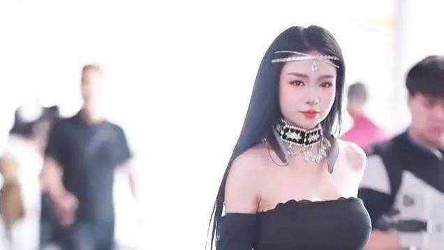 敢问这是哪派的女侠，怎么长得这么漂亮