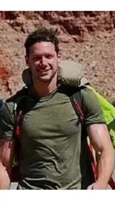 美国37岁知名演员约翰尼·沃科特前天凌晨被3名偷车贼枪杀去世，可惜啊，倘若投了个