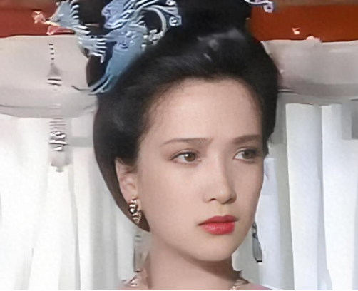 她演遍四大名著，颜值至今无人超越，难怪杨洁说“一眼惊为天人”