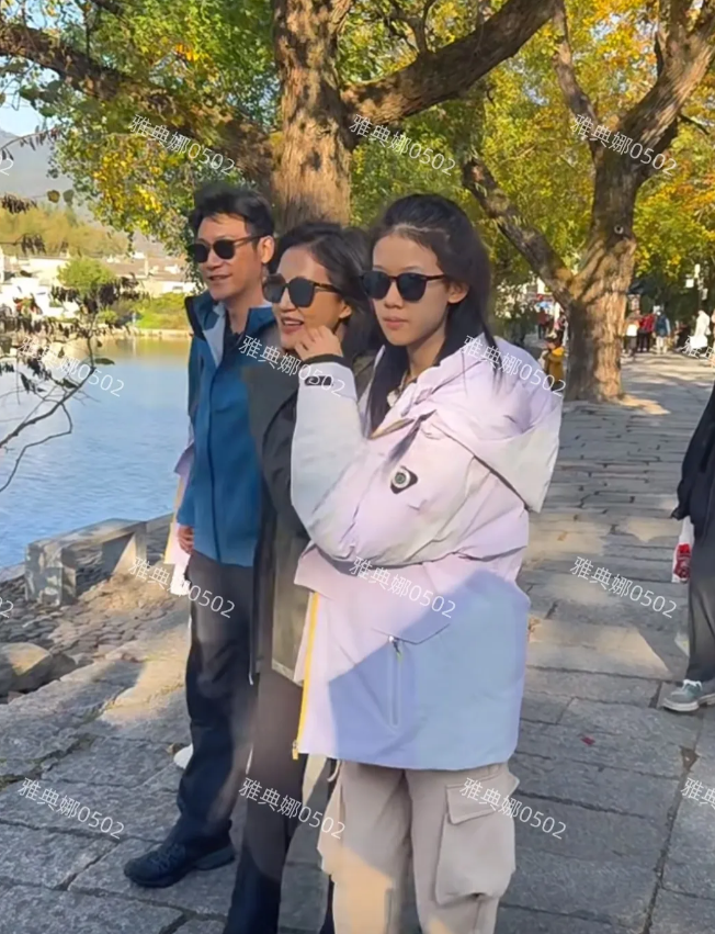 陆毅一家四口确实共用一张脸，16岁的贝儿已经比妈妈高了，身高超过1米7，就是太瘦