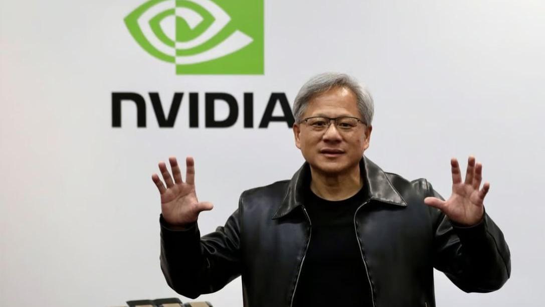 英伟达被全球围剿，博通却吃了个饱，果然打败黄仁勋还得靠华人！