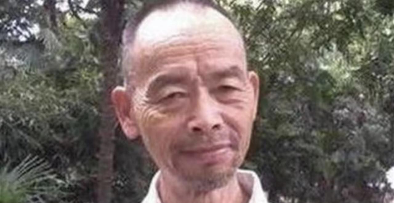 退休教师拾荒去世 原来为了捐助

                       