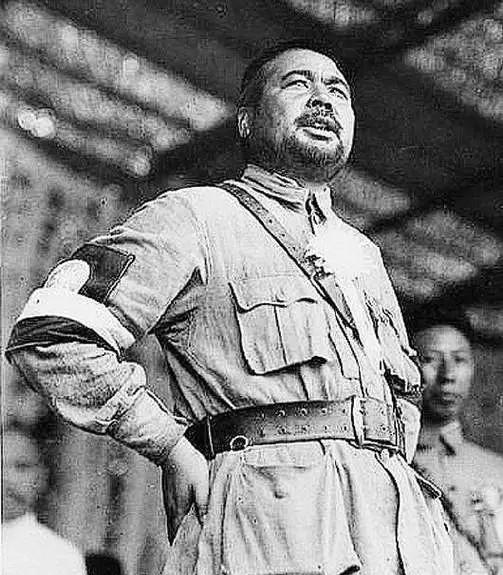 1928年底，韩复榘就任河南省主席。一天，在洛阳的冯玉祥通知韩复榘，让把手枪队调
