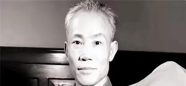 陈诚可能担心这场胜利，究竟是怎么回事呢？
最近发现个有意思的事儿，俩手机看着差不
