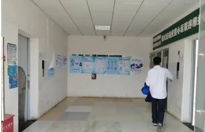 贵州贵阳，一女子在车站门口揽客时，被一醉酒男子调戏、殴打。女子亲属闻讯赶来后与男
