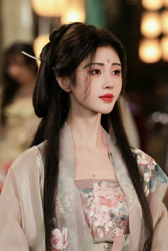 鞠婧祎版嫦娥