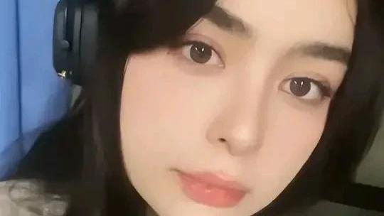 璀璨流星骤然陨落20岁清华才女歌手诗琳病逝，华人春晚绝唱成永恒