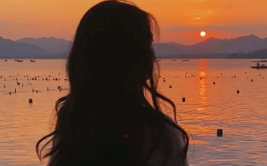 产房惊魂夜：一哥医师救女反成悲剧，爱心救狗终成疯魔？