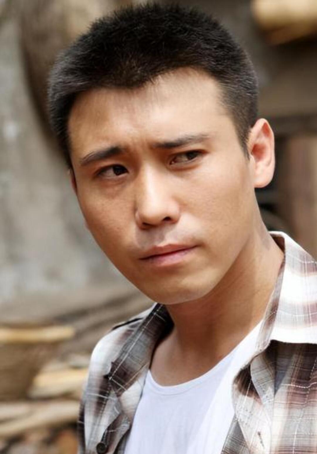 李乃文直播乌龙，“改名”于和伟引热议