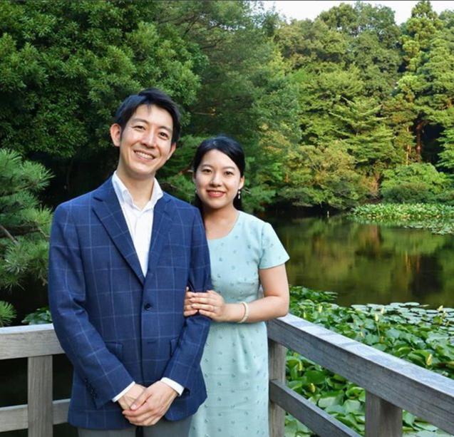 守谷绚子和丈夫守谷慧迎来他们的第三个孩子，又是一个男孩，这让日本王室主支情何以堪