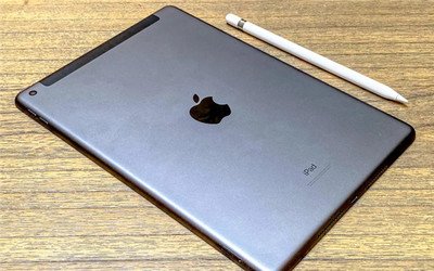 苹果 iOS 19 大量功能再遭推迟，原因是什么？