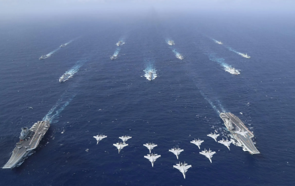 还觉得海军摄影师技术不行吗？
海军摄影师:别把我的低调当不行，不展示下技术，你们