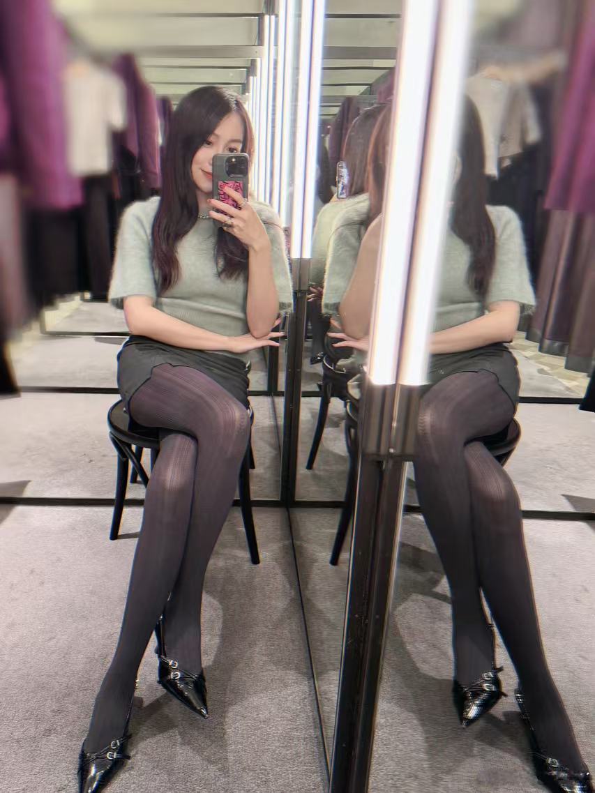喜欢今天这么打扮的我吗哈哈哈哈