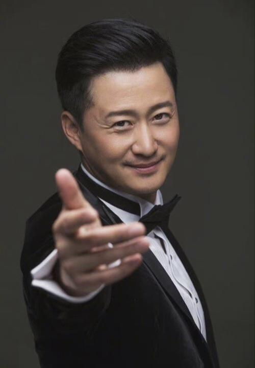 重塑传奇，吴京以变应变，引领电影新风尚