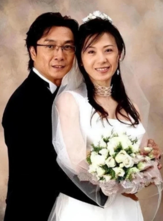 娶小20岁空姐过丁克生活，如今怎么样了