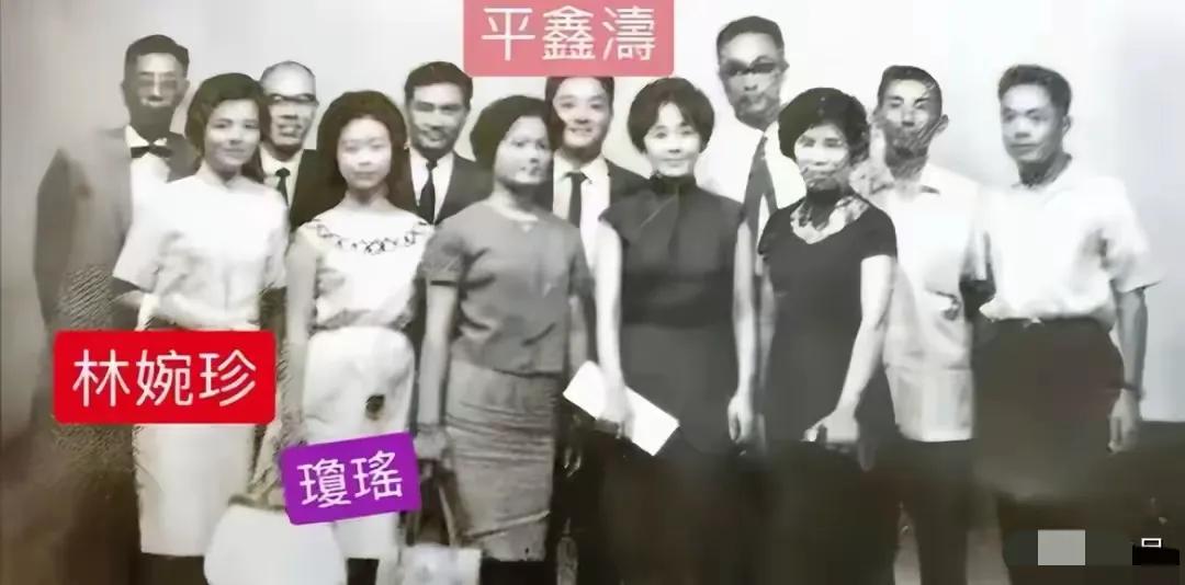 平确实是个浪漫主义者，比如用餐巾纸卷起来，送琼瑶喜欢的礼物。
 
但是原配的回忆