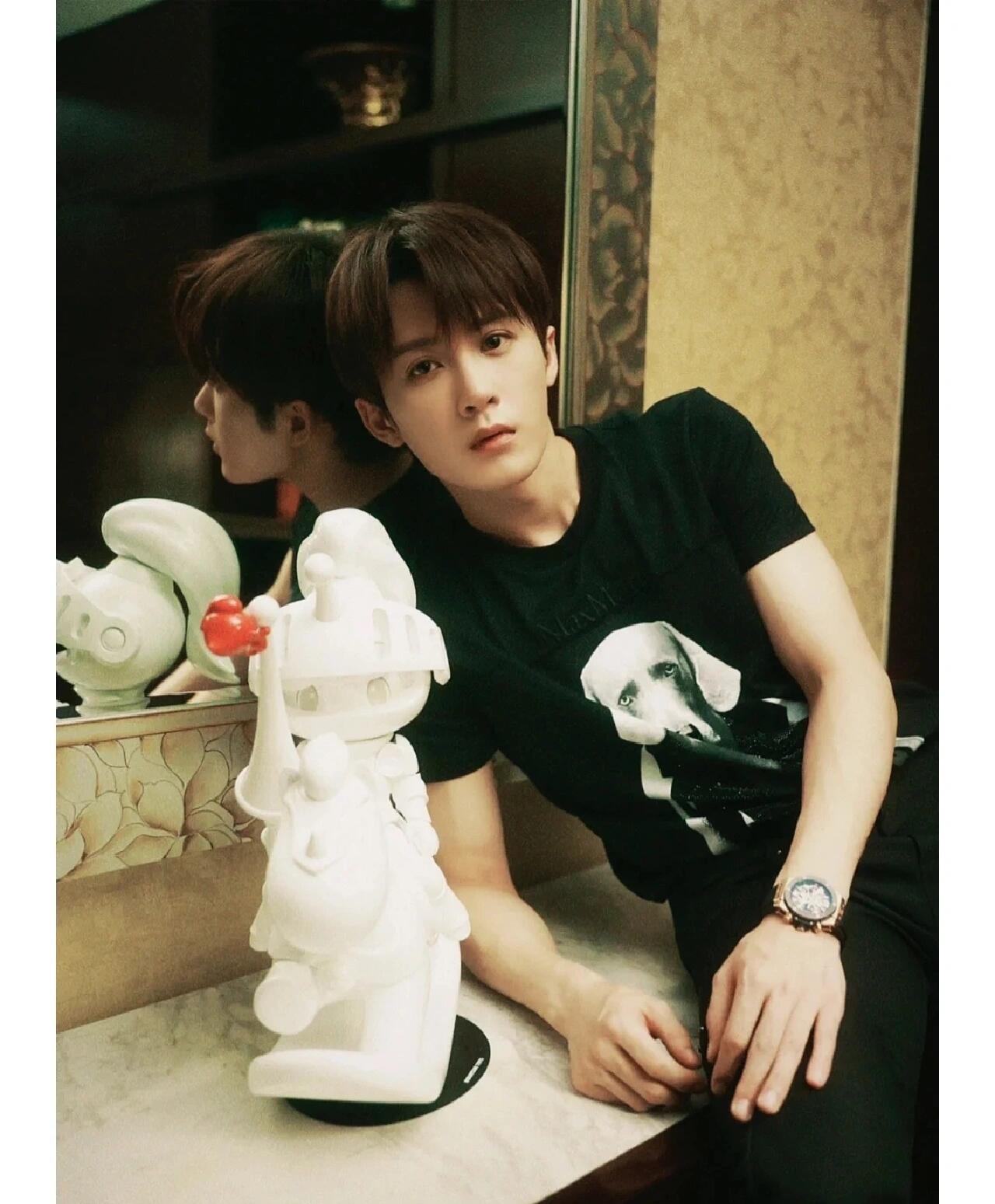 挑战每天发明星图片——檀健次