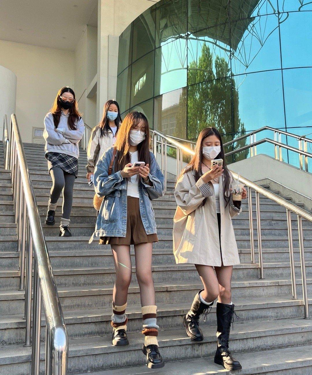 学校看到的，瞬间对黑丝穿搭上头
