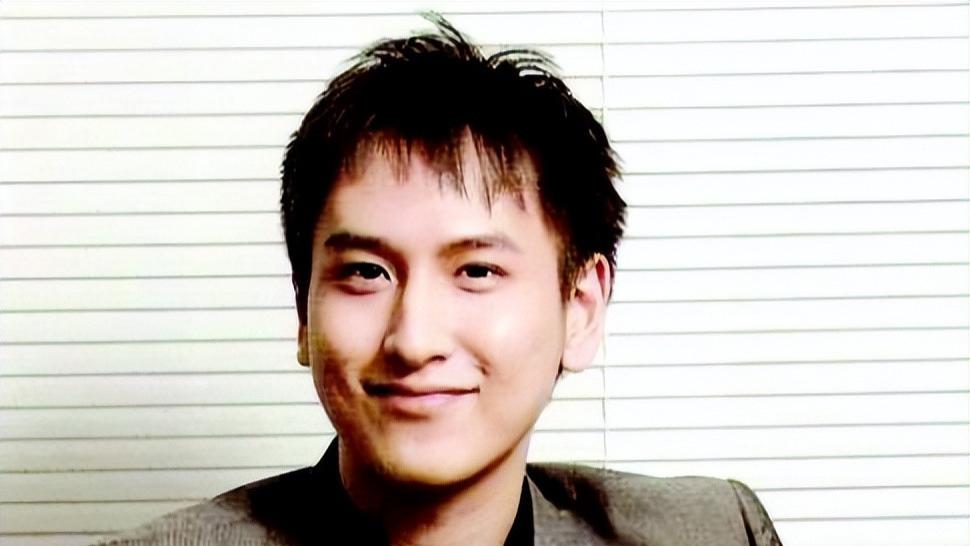 汤珈铖: 他继承133套房产，21岁坐拥百亿身家