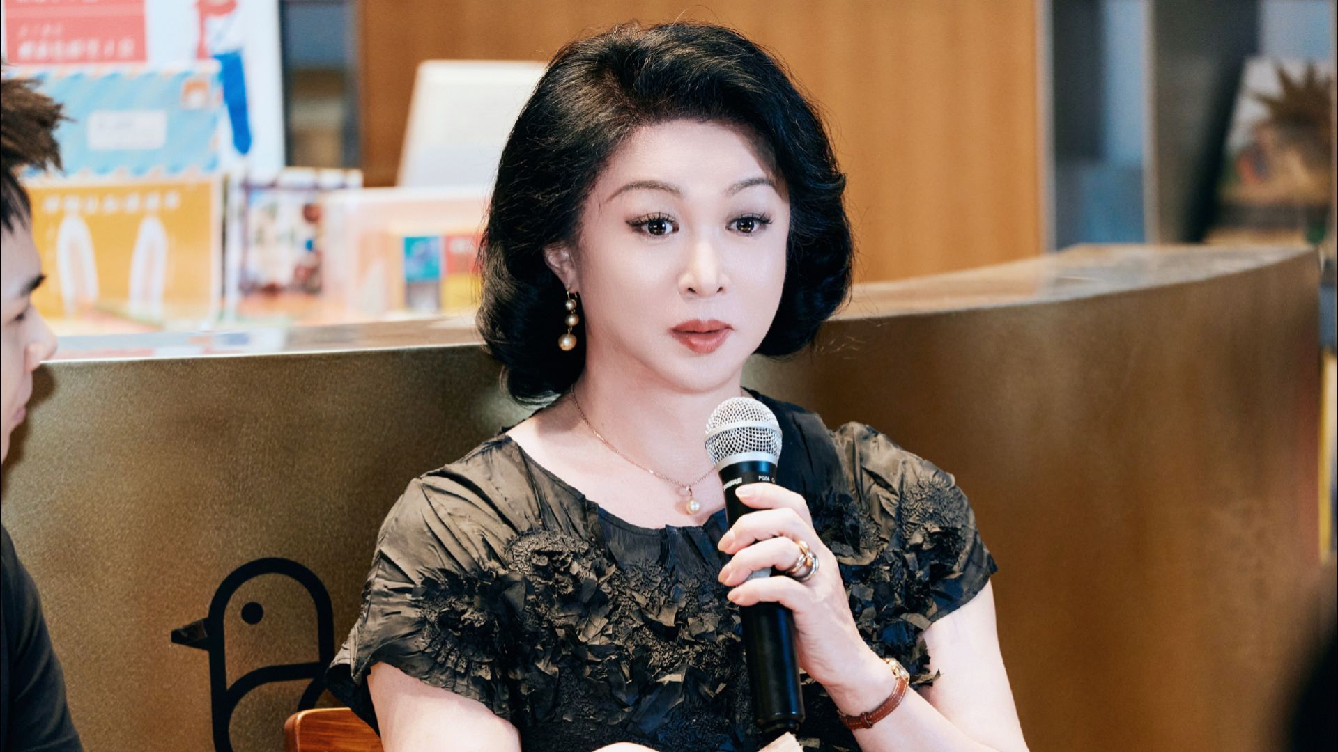 过去有人问金星：你最吸引男人的特质是什么？是风情万种，还是坚强？金星的回答，让人