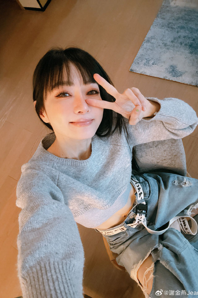 好想和她谈恋爱！49岁的谢金燕，身上有35岁周扬青、26岁姚安娜的影子。