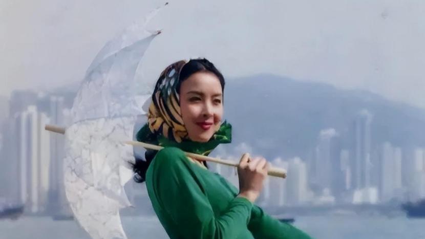 她，被誉为“最美杨贵妃”，59岁自费27万包机回国，5天后去世