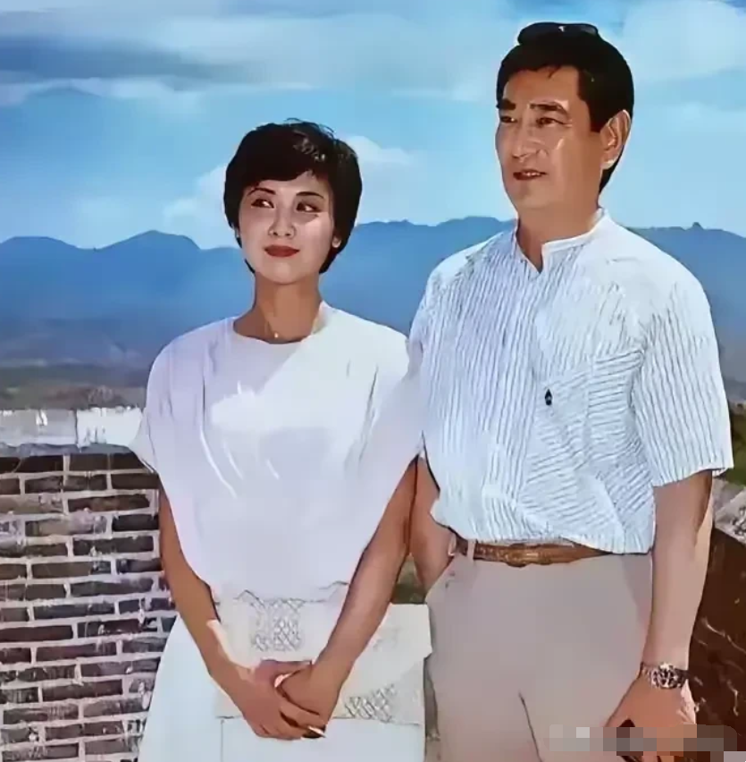 他们是上世纪著名的演员，是我喜欢的两位实力派演员。一个是西游记的“最美国王”，一