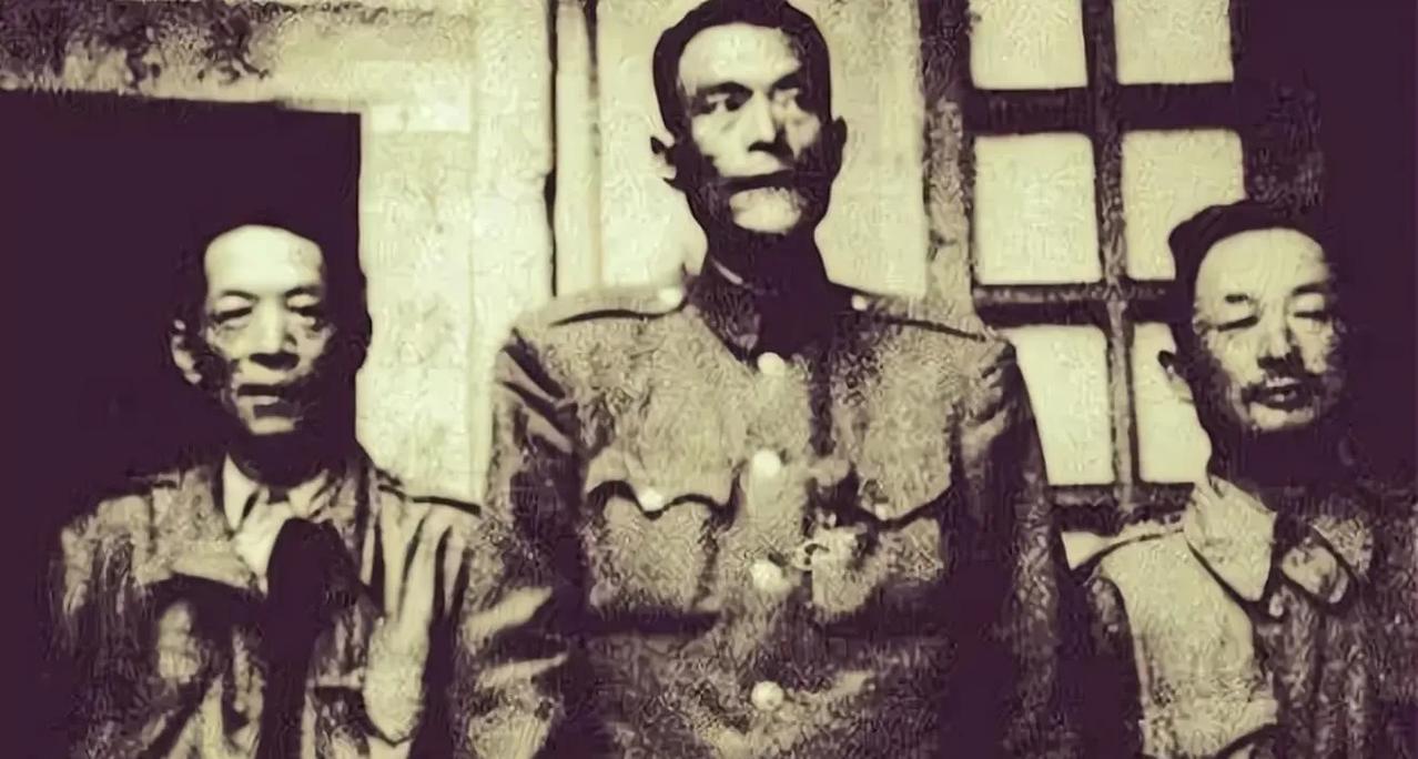 1949年12月，国民党陆军参谋长汤尧来到昆明，住到招待所后，有人暗示说：“这房