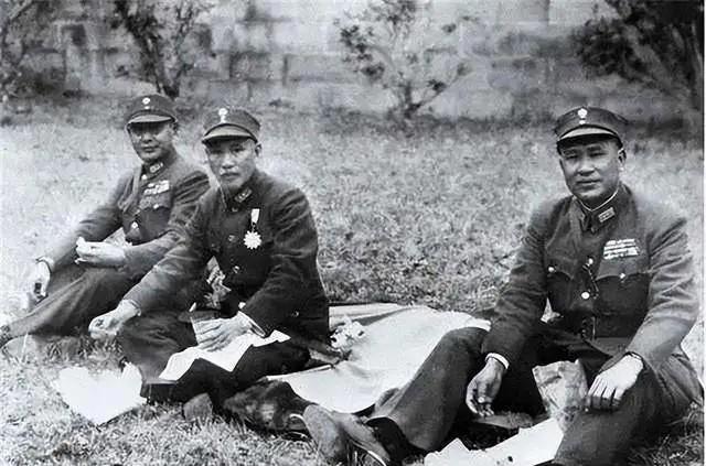 1927年8月12日，在军事会议上，白崇禧对蒋介石说：“蒋总司令太辛苦了，应当休