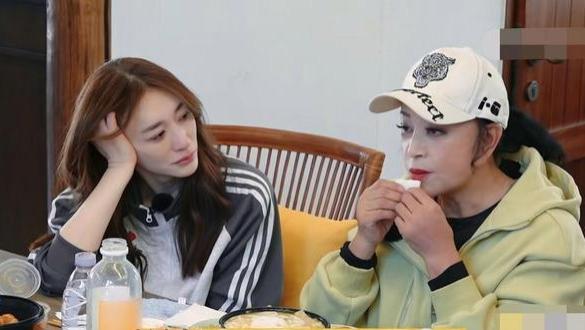 原本发声明是想证明自己，却不料越描越黑，还妄想和刘晓庆和好