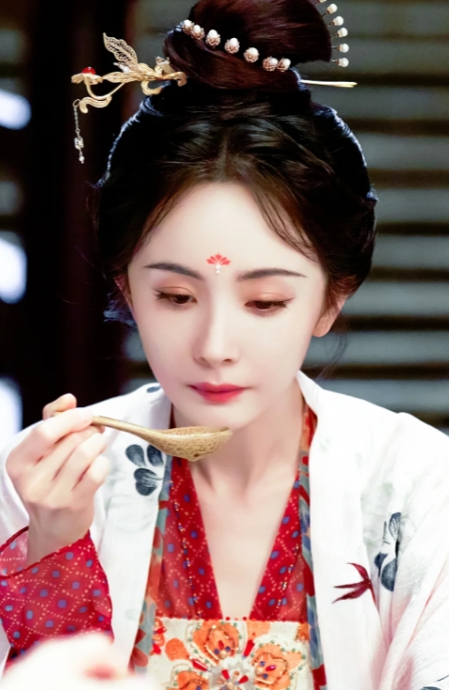 杨幂——妖艳妩媚