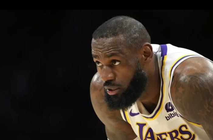 NBA球星生涯打铁数超过12000次有多难？历史10人做到，他们是：

1，詹姆