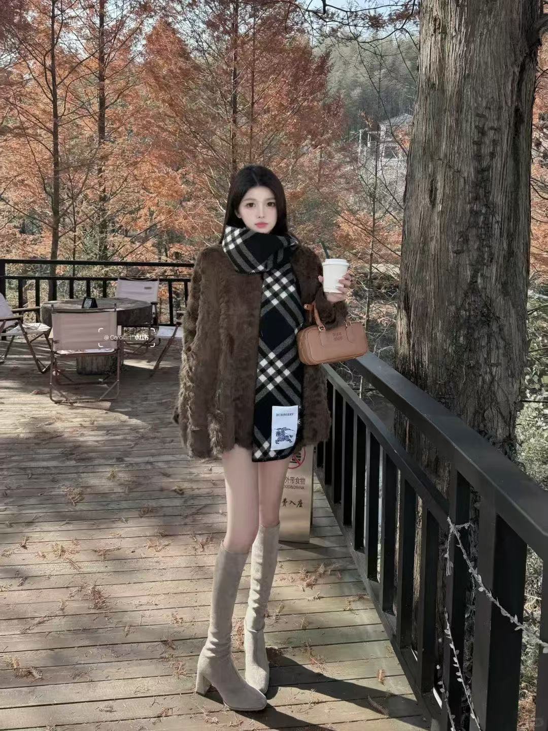 嫂子又偷偷出来见我了哈哈哈哈
