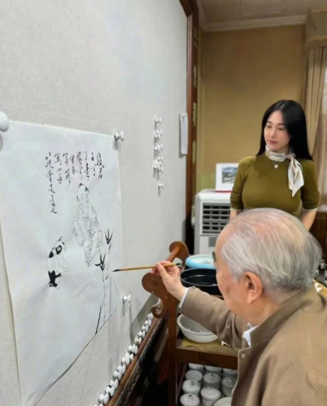 这位女士不简单呀？？？