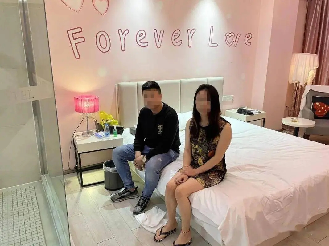 北京，一男子和女友在酒店开房，俩人发生关系后，男子给女友转账了1000元，这时警