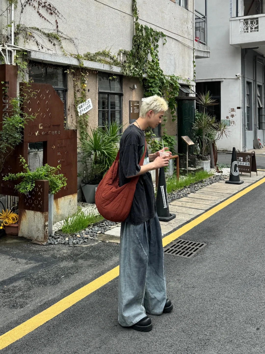 假装在韩国🇰🇷
谁好人出去玩衣服被扯烂了🫠