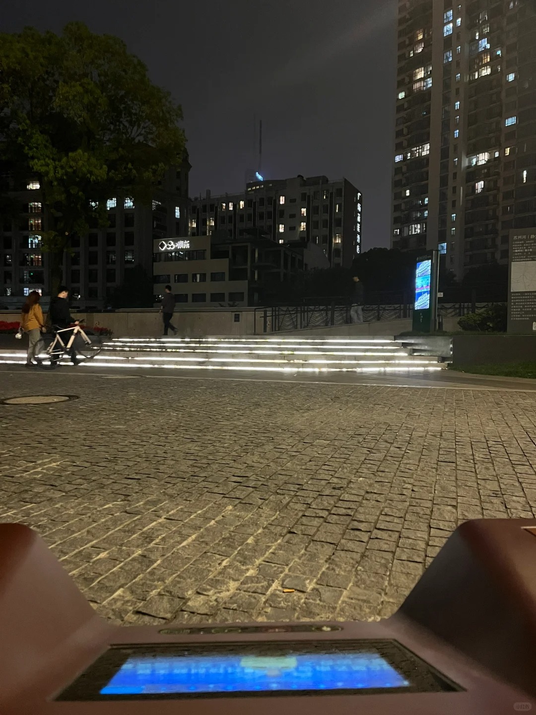 上海还是太领先了………
这是什么赛博夜色#上海