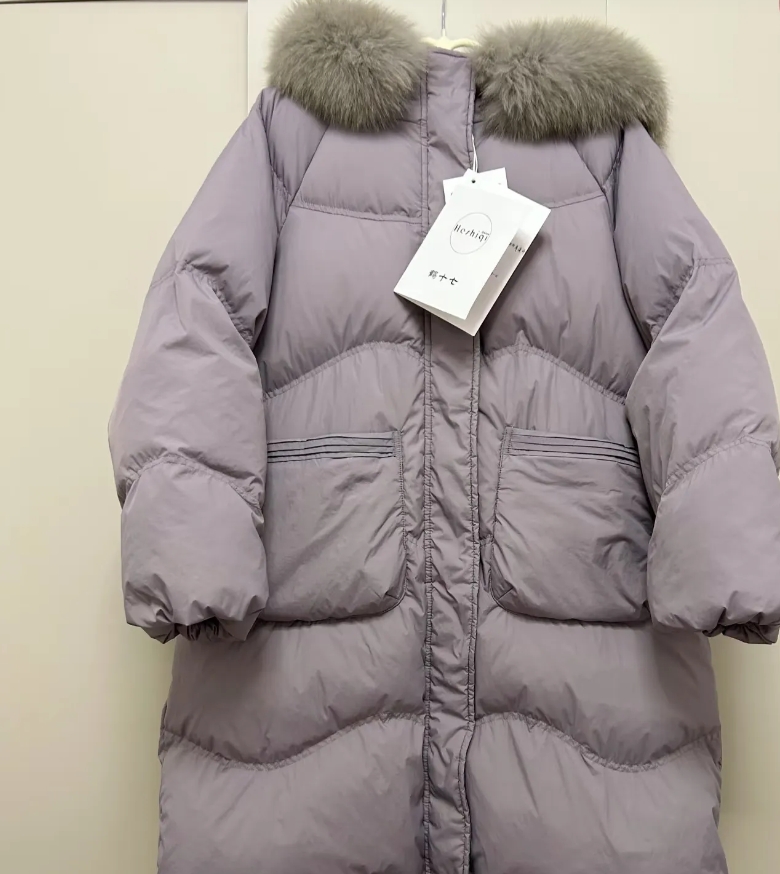 今天我花了500多块钱，给婆婆买了件羽绒服。本想着让她冬天能暖暖和和的，结果婆婆