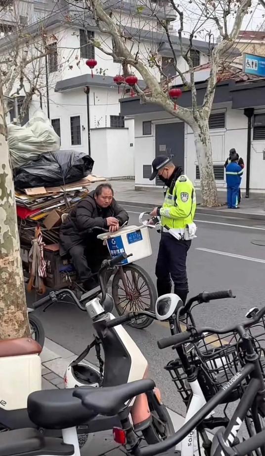 该怎么解释这种现象啊？