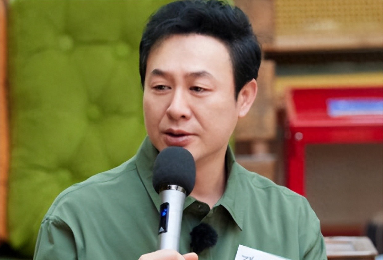 姜尘后来还放出一段录音，说是《日掛中天》剧组给她打电话想封口，结果剧组立马出来辟谣