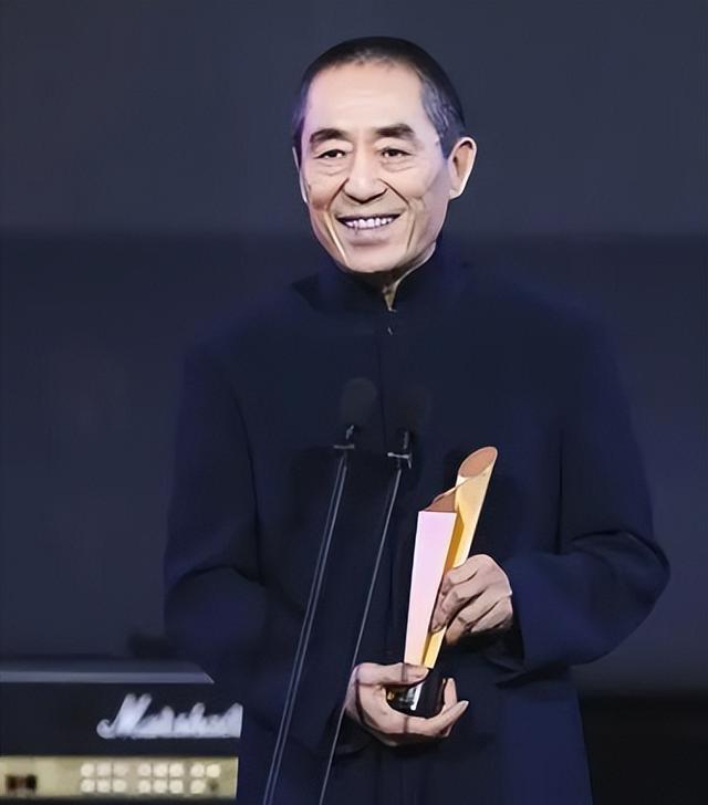 没想到这次，74岁张艺谋换了种方式，让世界再次“刮目相看”！（张艺谋28岁高考）-第25张图片-九妖电影