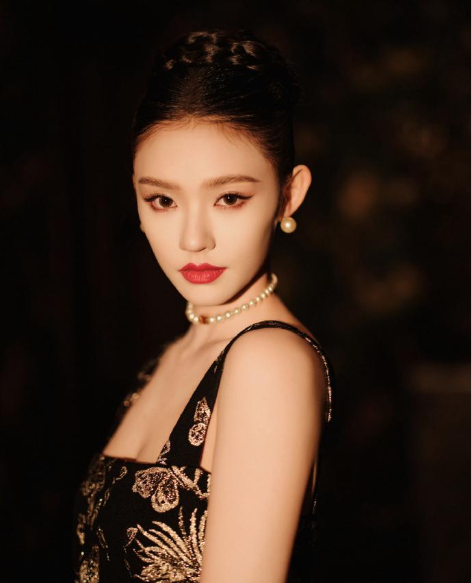 蛇年就要看蛇系美女!