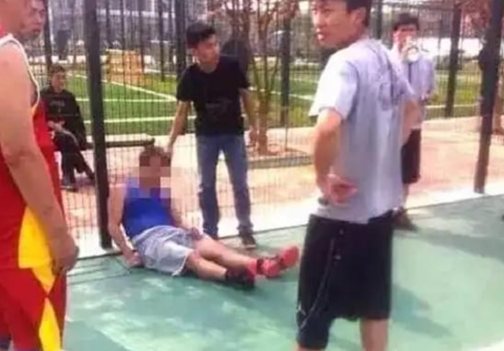 科学运动很重要。预防运动猝死，以下四点记牢：
①重视每年定期的体格检查；
②对中