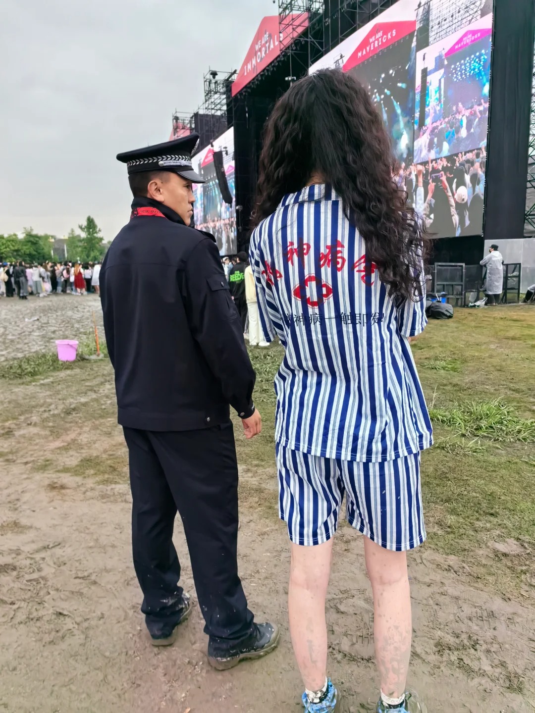 在仙人掌被警察逮了
#仙人掌音乐节 以后再也不敢搞抽象了
